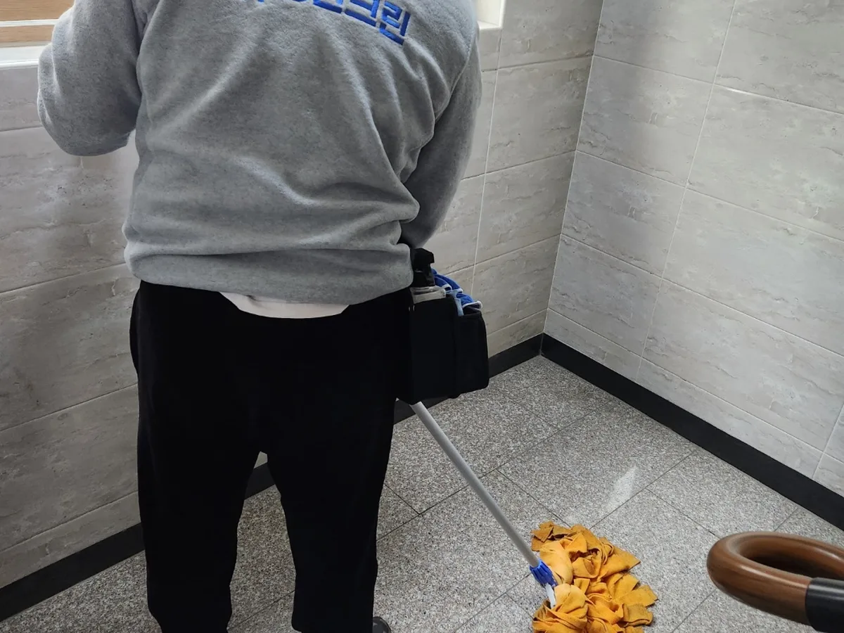 신안군 도초면 가정 복도·대기 동선 야간 위생청소 사례 - 행진크린